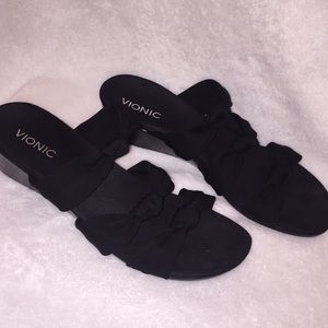 Vionic Knot Sandals